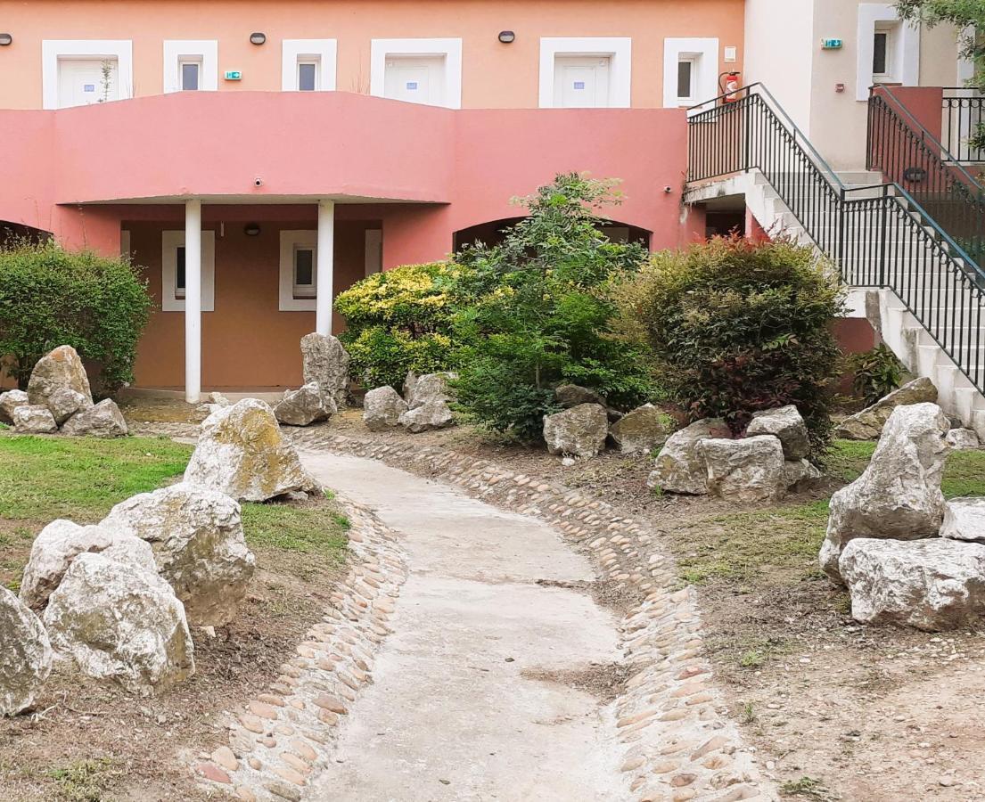 24 M2 - Hameaux De Camargue - Village 9 - 13200