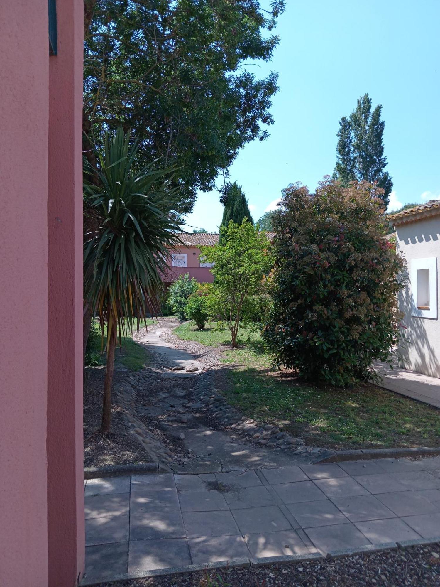 24 M2 - Hameaux De Camargue - Village 9 - 13200 *